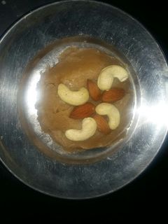 सूजी और आटे का हलवा (Suji aur aate ka halwa recipe in hindi) रेसिपी मुख्य फोटो