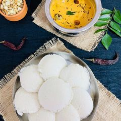 A picture of Idli.