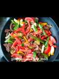 Bunte Minutensteak-Pfanne