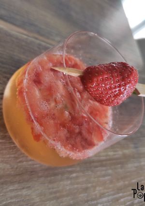 Une photo de Cocktail fraise Prosecco