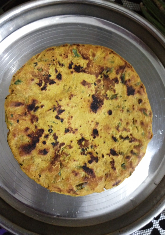 મસાલા ગામઠી રોટલો (Masala Rotlo Recipe in Gujarati) રેસીપી મુખ્ય ફોટો