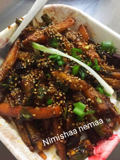 क्रिस्पी हनी चिली पोटैटो (Crispy Honey chilli potato recipe in hindi) रेसिपी मुख्य फोटो