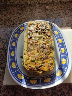 Una foto de Pastel de verdura con bacon, atún y salmón