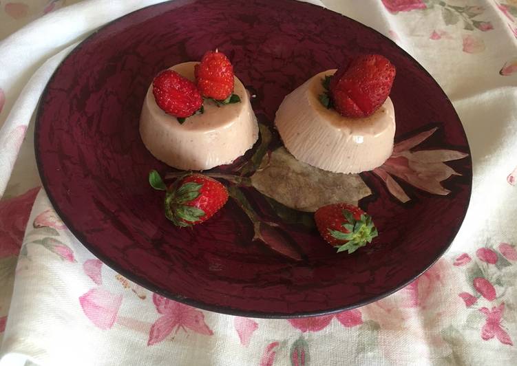 Panna cotta alla fragola