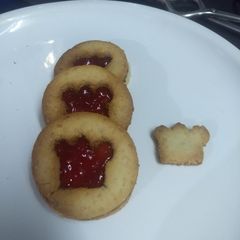 A picture of Jam cookies.