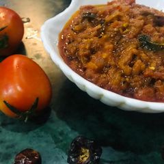 A picture of Timator ki bhune wi chutney.