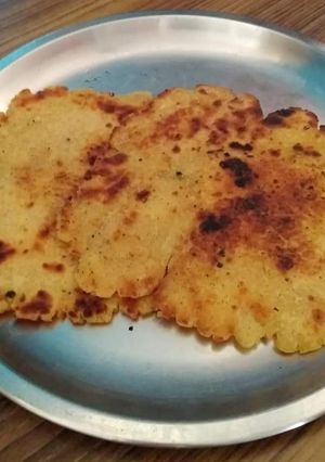 मूली वाली मक्के की रोटी (Mooli wali makke ki roti recipe in hindi) रेसिपी मुख्य फोटो