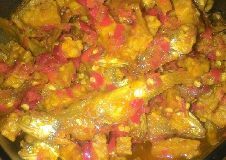 Proses mengolah Balado Tempe Ikan Asin, Bisa Manjain Lidah