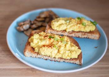How to Recipe Tasty Tofu scrambled on toast with sauted mushrooms