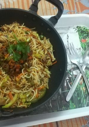 वेज ट्रिपल शेजवान फ्राइड राइस (Veg triple schezwan fried rice recipe in hindi) रेसिपी मुख्य फोटो