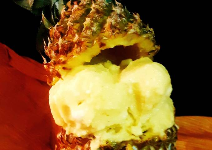 Pineapple coconut ice cream