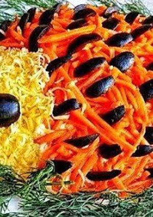 Фото Салат ежик с курицей, грибами рецепт на Новый Год.