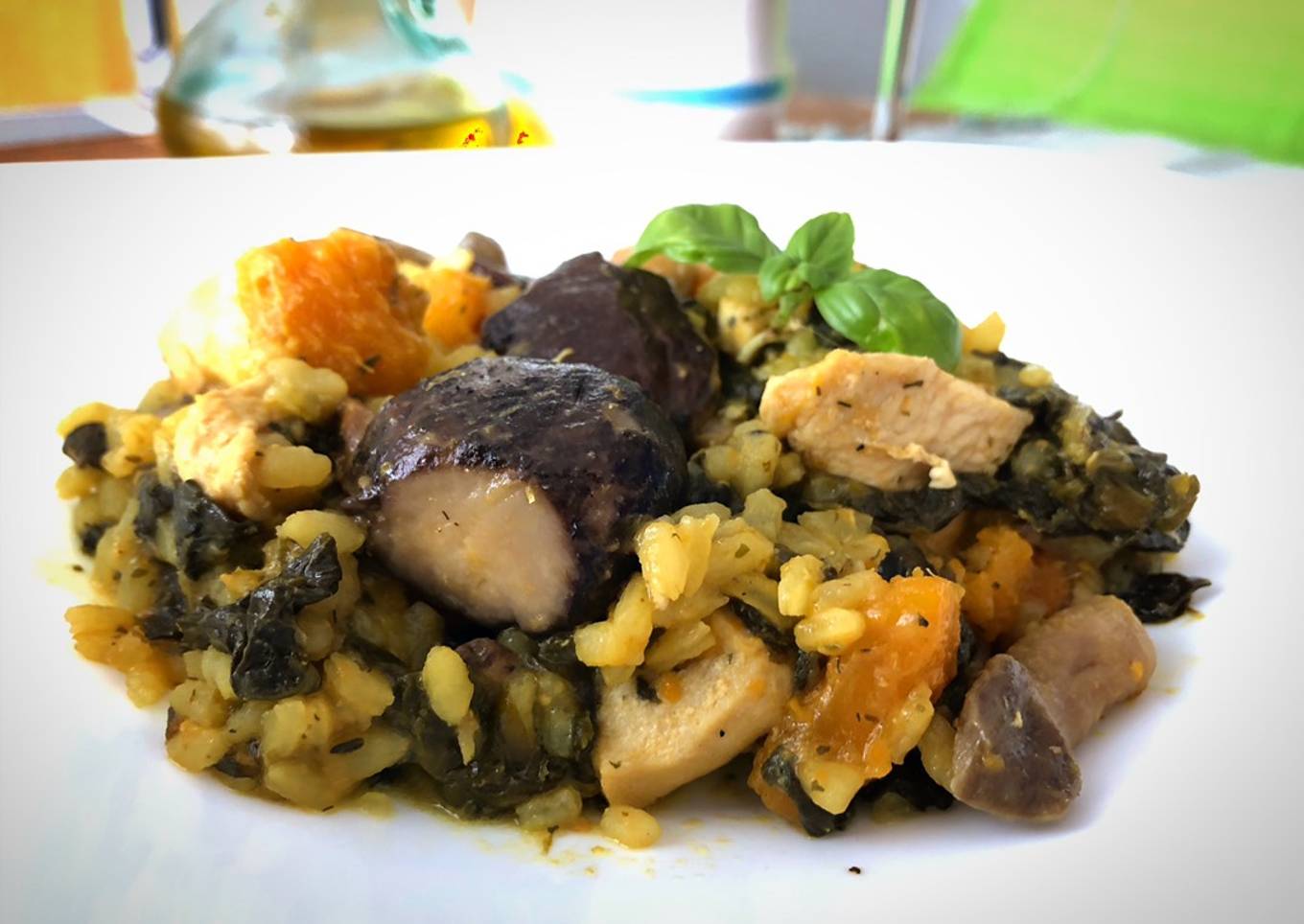Arroz con pollo, setas, calabaza y espinacas
