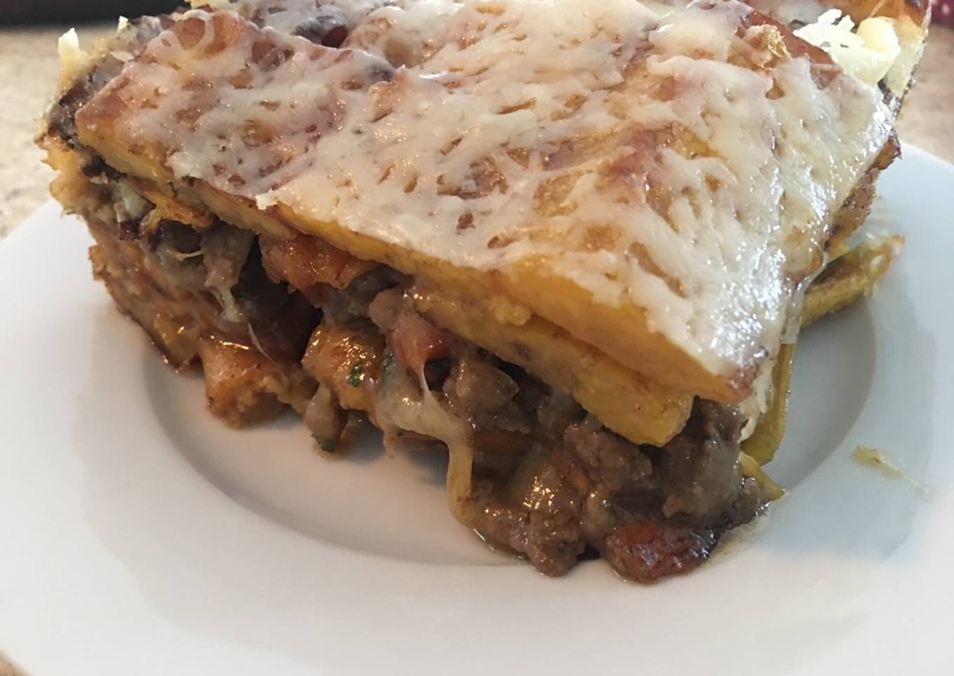 Pastelón o lasagna de plátanos maduros estilo Puerto Rico