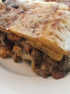 Una foto de Pastelón o lasagna de plátanos maduros estilo Puerto Rico