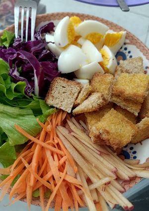 Foto resep Salad Garlic Bread