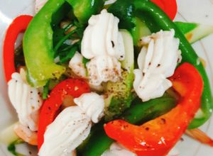 Hình của món Mực xào ớt chuông.