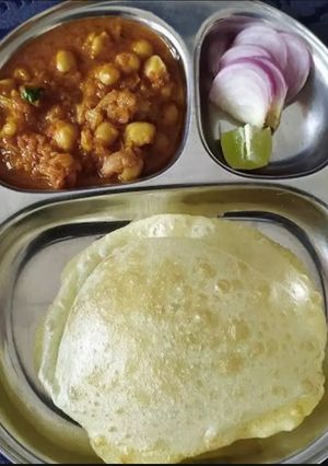 छोले भटूरे(chole bhature recipe in hindi) रेसिपी मुख्य फोटो