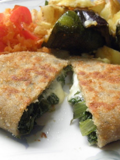 Una foto de Milanesas rellenas de acelga / espinaca y queso