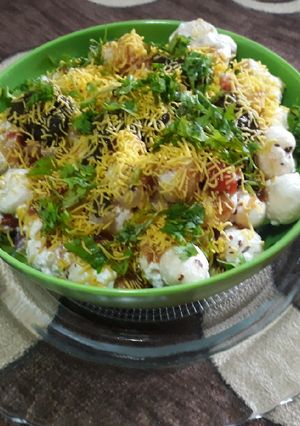 मखाणा चाट (makhana chaat recipe in marathi) रेसिपी चे मुख्य फोटो 