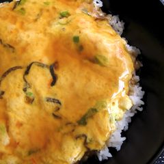 A picture of Crab Omelette Rice Bowl.