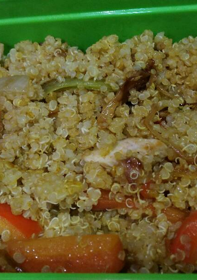 Una foto de Quinoa con verdura y curry