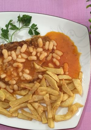 Foto principal de Filetes de magra de cabeza a la sobrasada con alubias