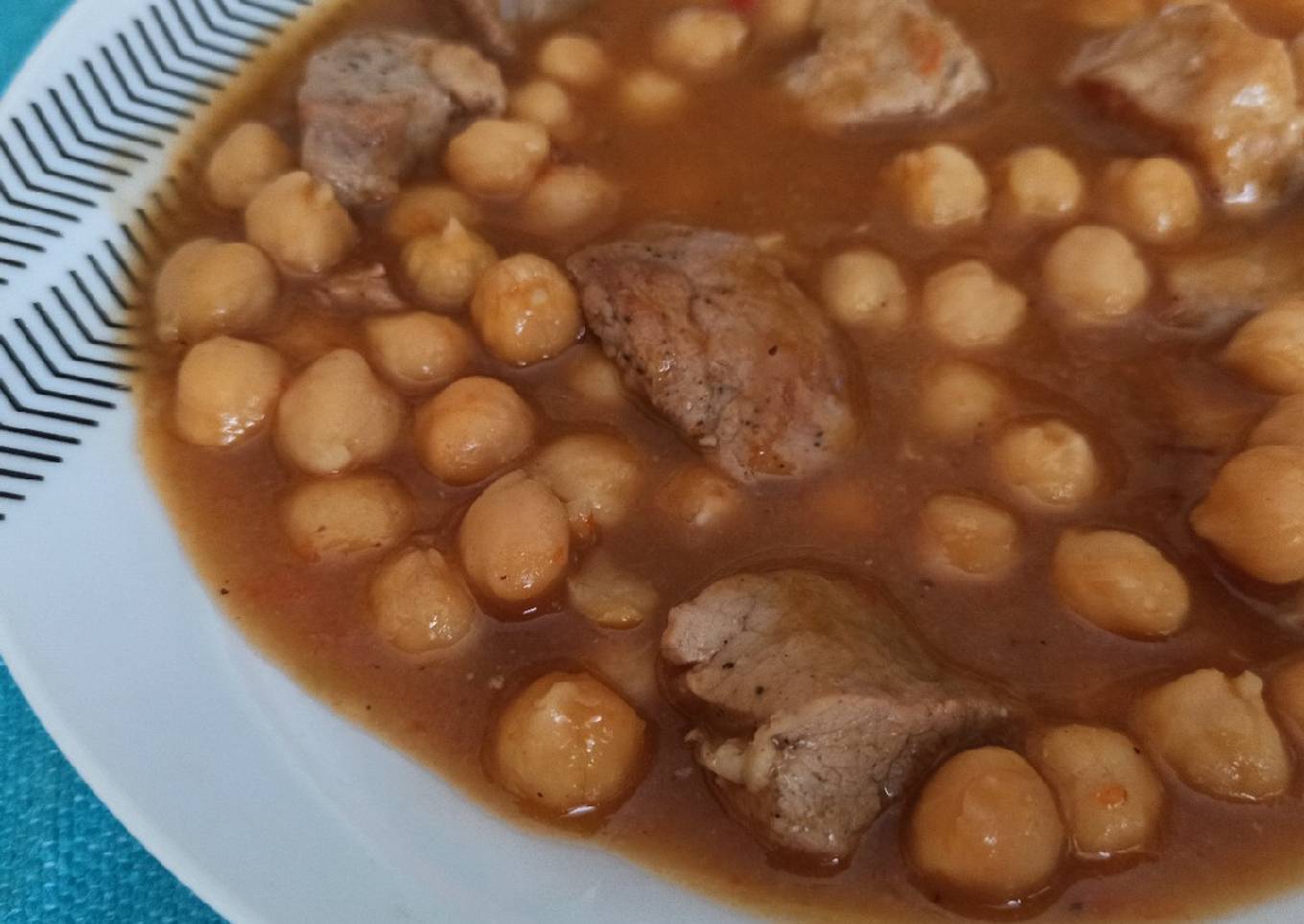 Garbanzos con solomillo de cerdo