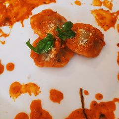 A picture of Sundried tomato & Pesto Ravioli.