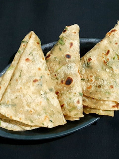 A picture of Methi chapati.