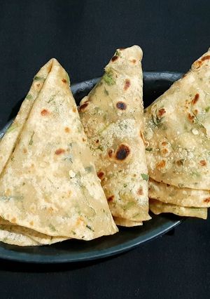 A picture of Methi chapati.