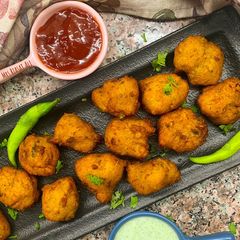 A picture of Mashed Aloo Pakoray|Mashed Potato Fritters.