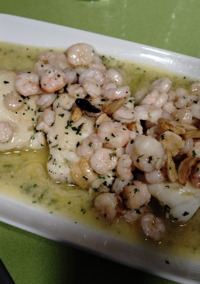 Una foto de Bacalao al pilpil con gambas para 2
