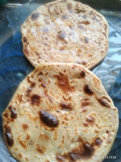 गुजराती स्पेशल पुरणपोळी (puran poli recipe in marathi) रेसिपी चे मुख्य फोटो