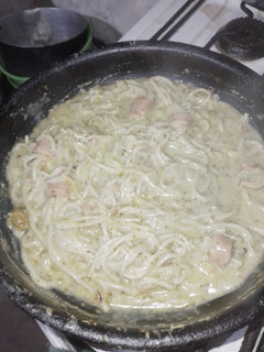 Una foto de Fideos con salsa fake