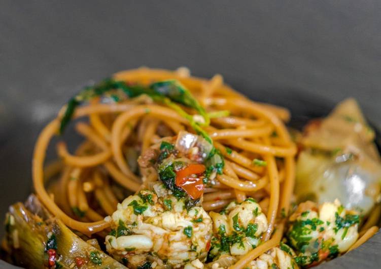 Spaghetti di Lenticchie con Scampi e Carciofi