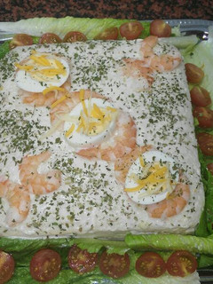 Una foto de Pastel de marisco con pan de molde