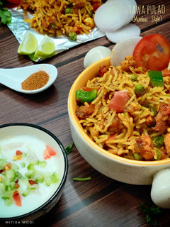 મુંબઈ સ્ટાઇલ તવા પુલાવ (Mumbai Style Tava Pulao Recipe In Gujarati) રેસીપી મુખ્ય ફોટો