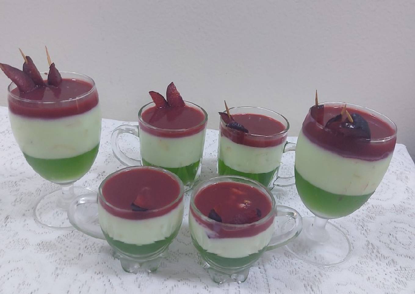 Pista custard pudding with banana jelly with palm sauce
