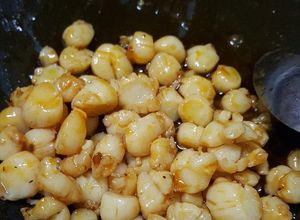 Hình của món Còi Sò Điệp xào satế.