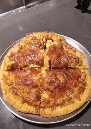 A picture of Chicken Pizza.