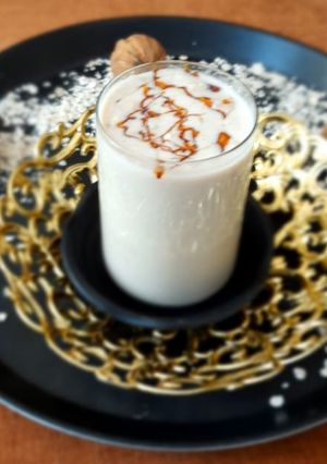 ઓટ્સ બનાના સ્મુધી (Oats Banana Smoothie Recipe In Gujarati) રેસીપી મુખ્ય ફોટો
