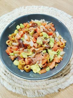 Una foto de Moje con ahumados y aguacate