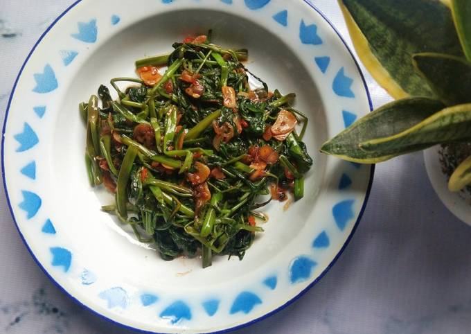 Langkah Mudah Memasak Resep Tumis Kangkung Saus Tiram