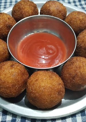 A picture of Leftover vermicelli upma balls.