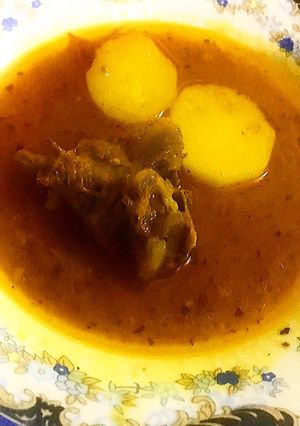 A picture of آلو گوشت.