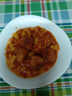 Una foto de Albóndigas con tomate