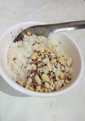 Hình của món Nấu Xôi lạc bằng nội cơm điện.