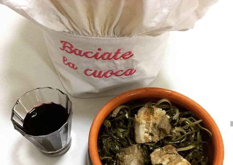 Cicorine di campo con carne di maiale