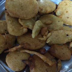 Aloo pakora A picture of Aloo pakora.
